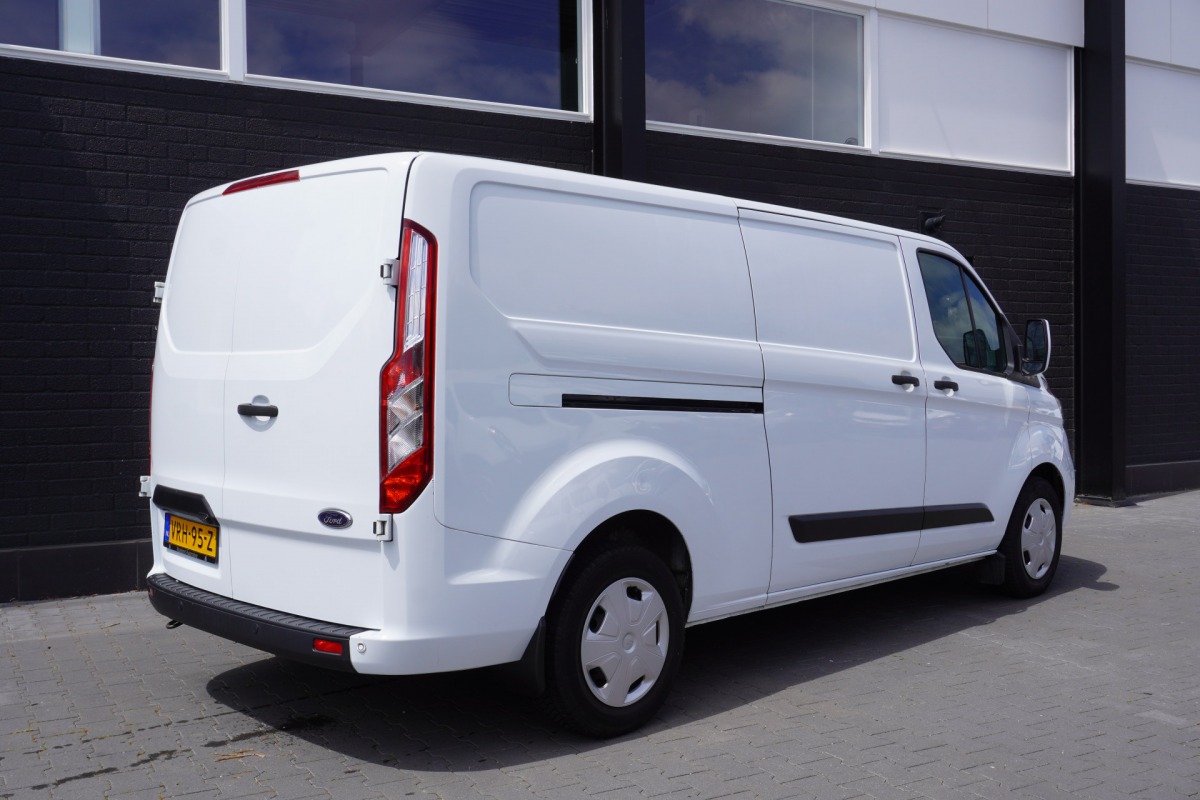 Ford Transit Custom 2.0 TDCI 130PK L2 EURO 6 - Airco - Navi - Cruise - €14.900,- Excl.