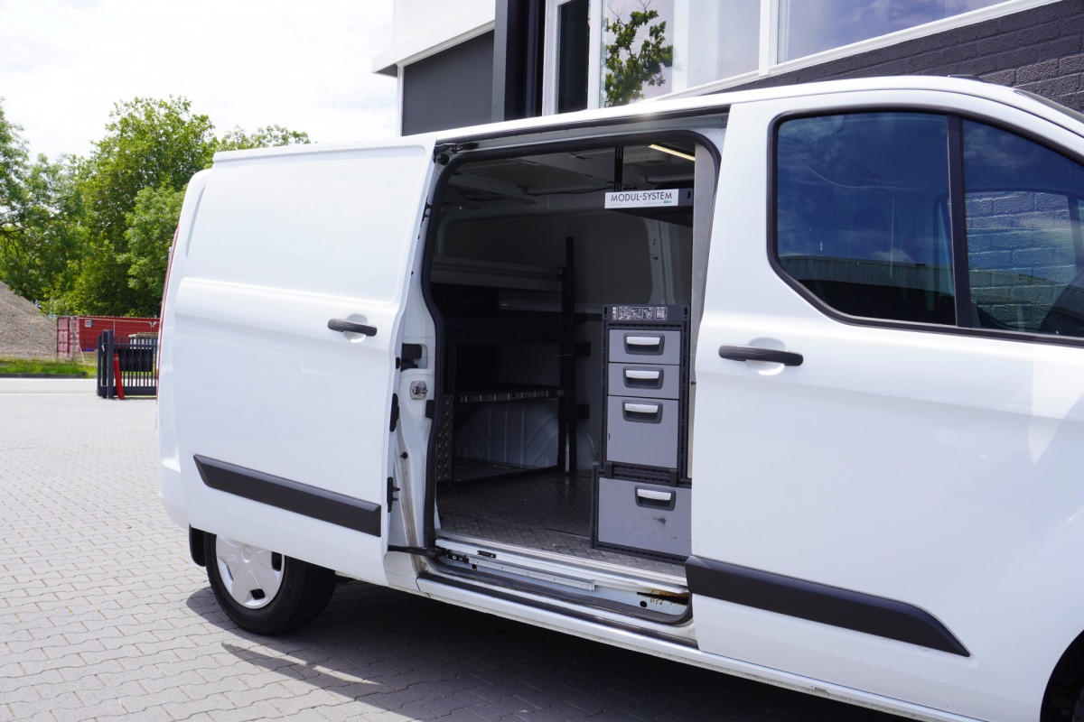 Ford Transit Custom 2.0 TDCI 130PK L2 EURO 6 - Airco - Navi - Cruise - €14.900,- Excl.