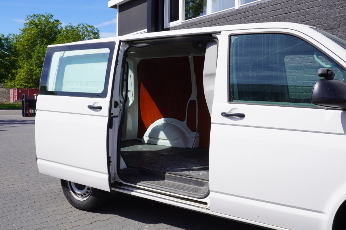 Volkswagen Transporter 2.0 TDI EURO 6 - Airco - Navi - PDC - €13.950,- Excl.