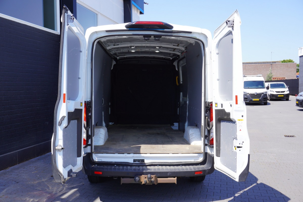 Ford Transit 2.0 TDCI 170PK L3H2 EURO 6 - Airco - Cruise - Camera - €16.950,- Excl.