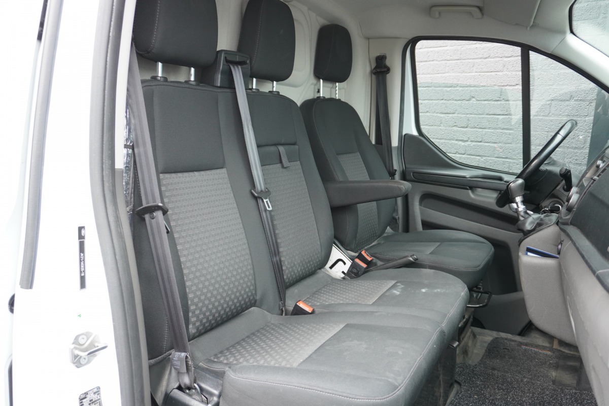 Ford Transit Custom 2.0 TDCI EURO 6 - Airco - Cruise - PDC - €11.900,- Excl.