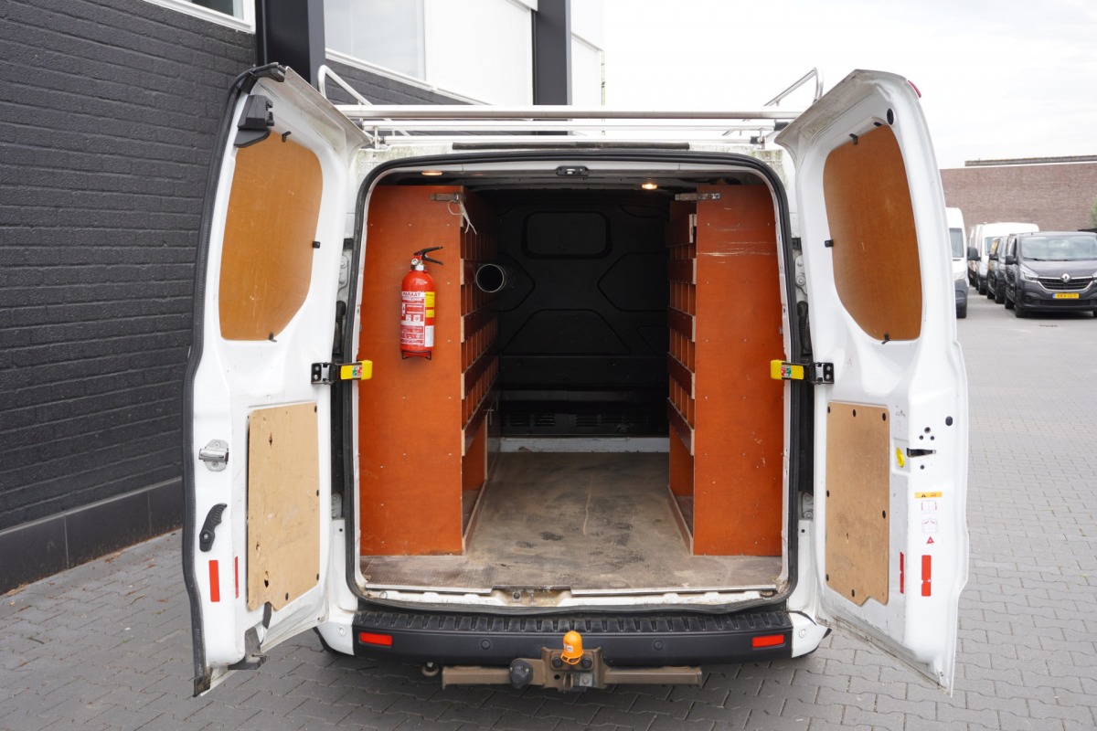 Ford Transit Custom 2.0 TDCI EURO 6 - Airco - Cruise - PDC - €11.900,- Excl.