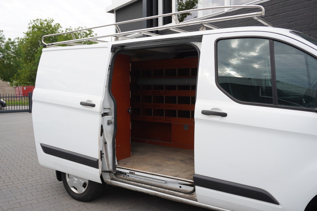 Ford Transit Custom 2.0 TDCI EURO 6 - Airco - Cruise - PDC - €11.900,- Excl.