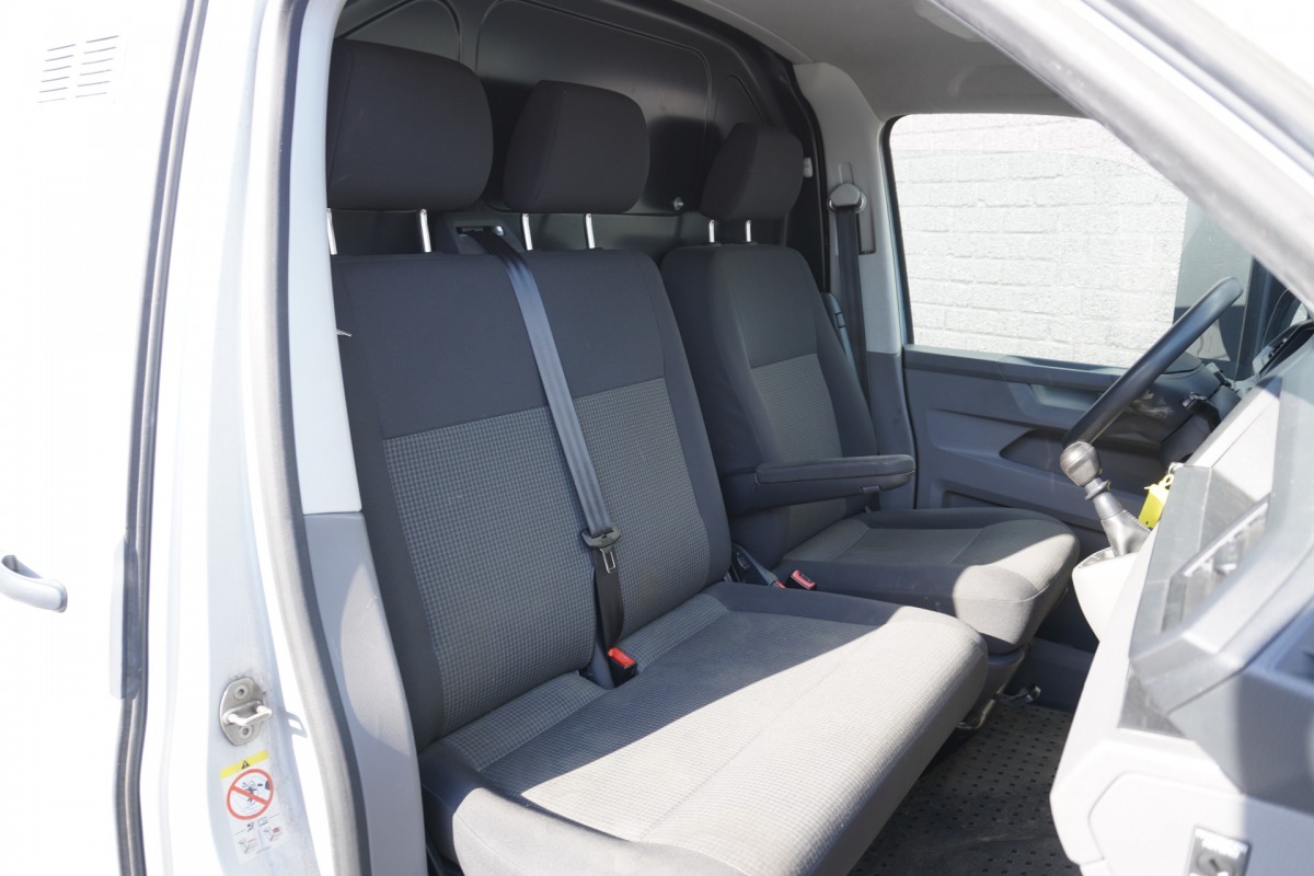 Volkswagen Transporter 2.0 TDI 150PK EURO 6 - Airco - Cruise - PDC - €14.900,- Excl.