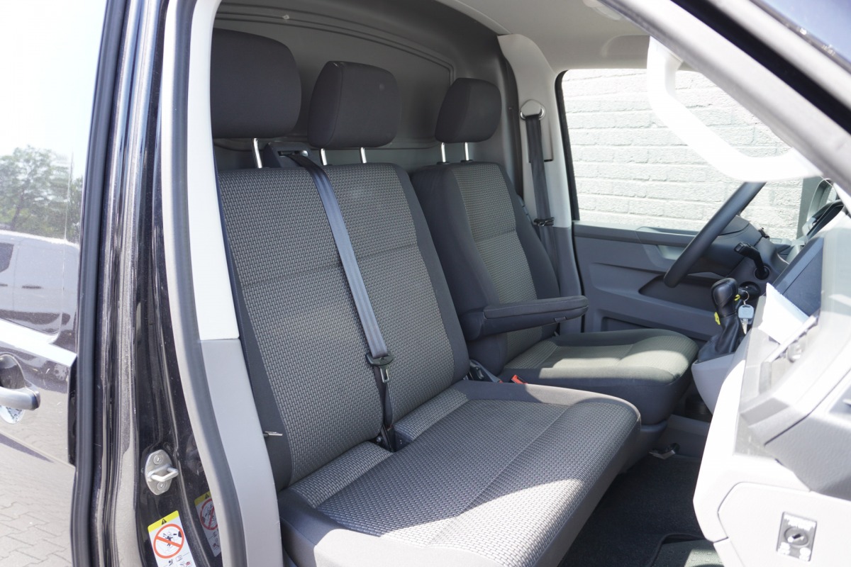 Volkswagen Transporter 2.0 TDI 150PK Automaat EURO 6 - Airco - Navi - Cruise - €17.499,- Excl.