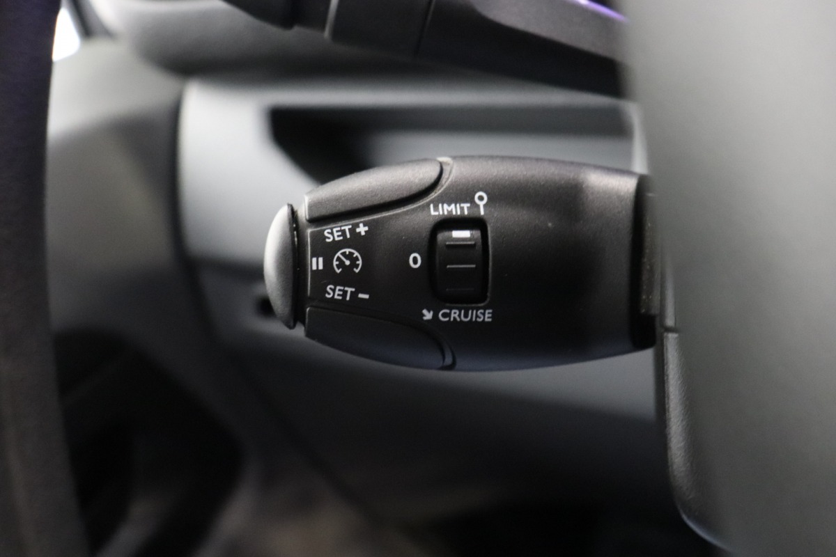 Peugeot Expert 1.6 BlueHDI L2 EURO 6 - Airco - Cruise - PDC - €9.950,- Excl. Peugeot Expert 1.6 BlueHDI L2 EURO 6 - Airco - Cruise - PDC - €9.950,- Excl.