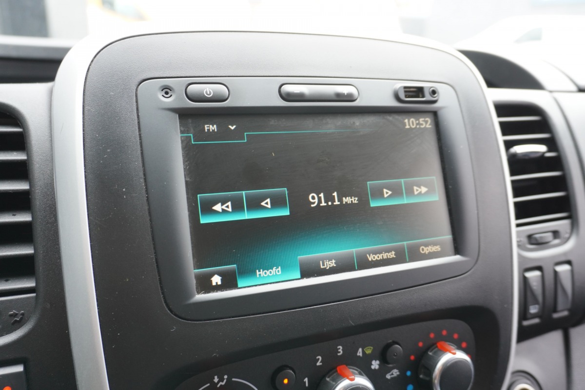 Renault Trafic 2.0 dCi 120PK - EURO 6 - Airco - Navi - Cruise - €12.900,- Excl. Renault Trafic 2.0 dCi 120PK - EURO 6 - Airco - Navi - Cruise - €12.900,- Excl.
