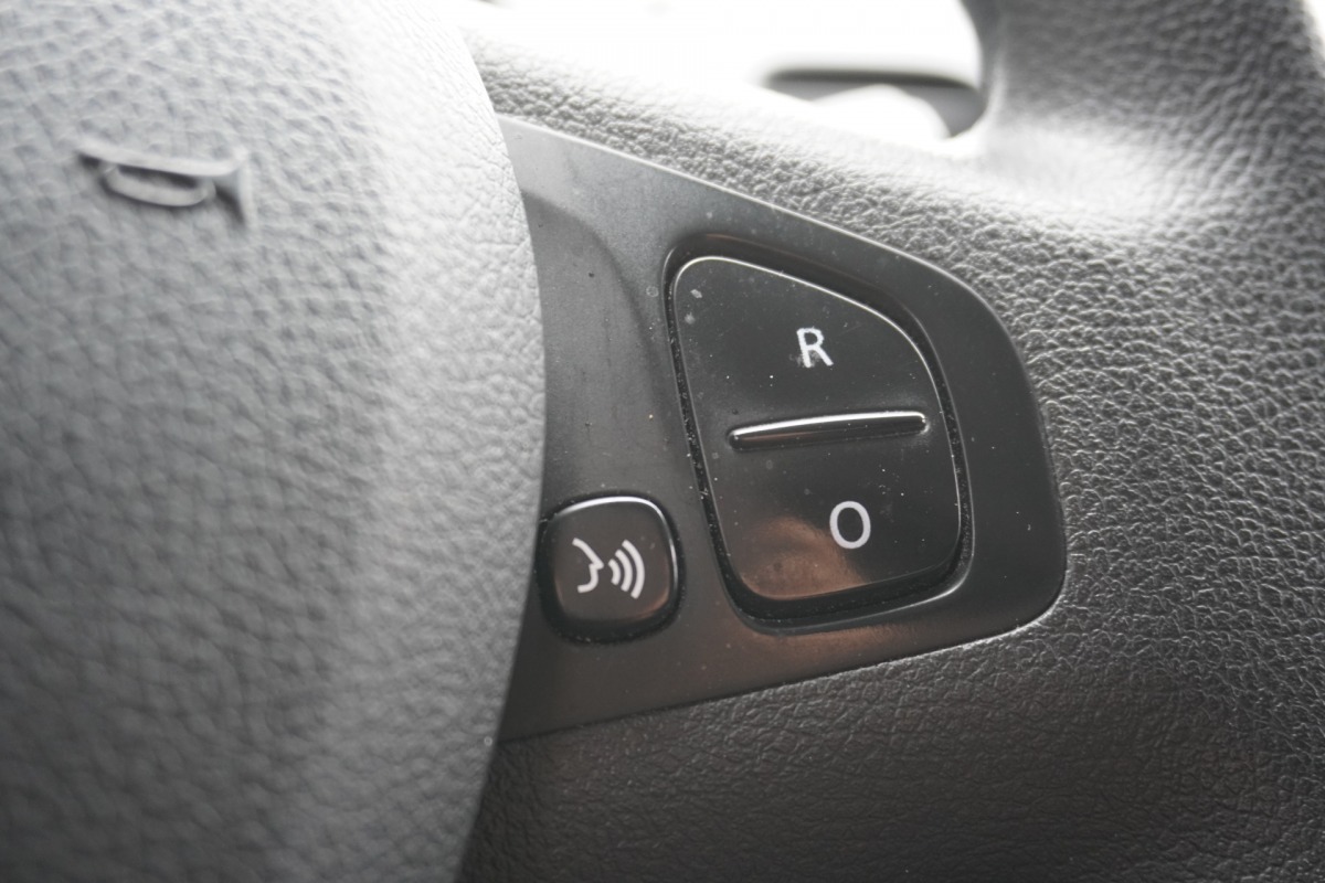 Renault Trafic 2.0 dCi 120PK - EURO 6 - Airco - Navi - Cruise - €12.900,- Excl. Renault Trafic 2.0 dCi 120PK - EURO 6 - Airco - Navi - Cruise - €12.900,- Excl.
