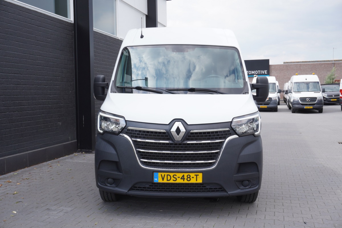 Renault Master 2.3 dCi 150PK L3H2 EURO 6 - Airco - Navi - Cruise - €18.950,- Excl. Renault Master 2.3 dCi 150PK L3H2 EURO 6 - Airco - Navi - Cruise - €18.950,- Excl.