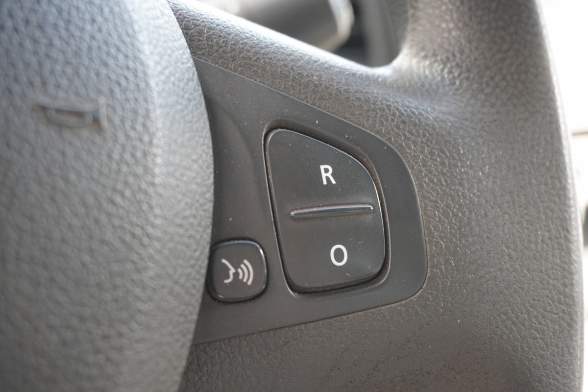 Renault Trafic 2.0 dCi 120PK - EURO 6 - Airco - Navi - Cruise - €11.950,- Excl. Renault Trafic 2.0 dCi 120PK - EURO 6 - Airco - Navi - Cruise - €11.950,- Excl.