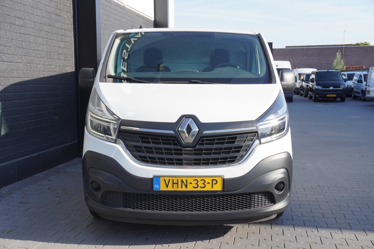 Renault Trafic 2.0 dCi 120PK - EURO 6 - Airco - Navi - Cruise - €11.950,- Excl. Renault Trafic 2.0 dCi 120PK - EURO 6 - Airco - Navi - Cruise - €11.950,- Excl.
