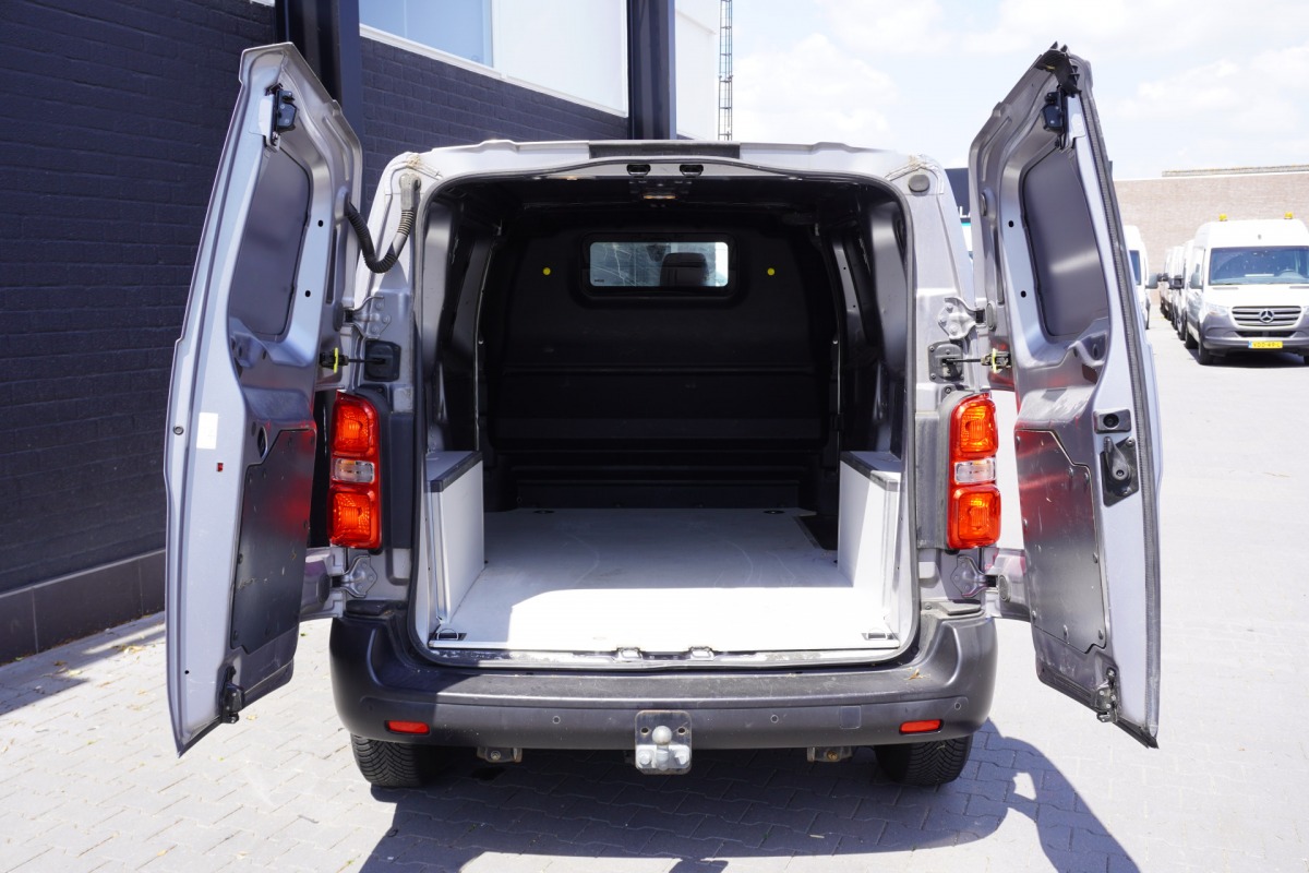 Citroën Jumpy 2.0 BlueHDI 120PK EURO 6 - Airco - Navi - Cruise - €11.900,- Excl. Citroën Jumpy 2.0 BlueHDI 120PK EURO 6 - Airco - Navi - Cruise - €11.900,- Excl.