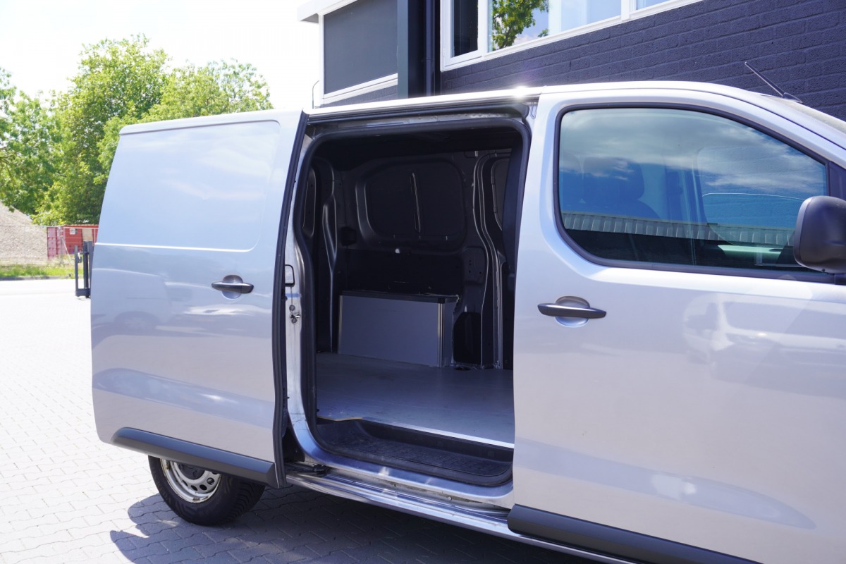 Citroën Jumpy 2.0 BlueHDI 120PK EURO 6 - Airco - Navi - Cruise - €11.900,- Excl. Citroën Jumpy 2.0 BlueHDI 120PK EURO 6 - Airco - Navi - Cruise - €11.900,- Excl.
