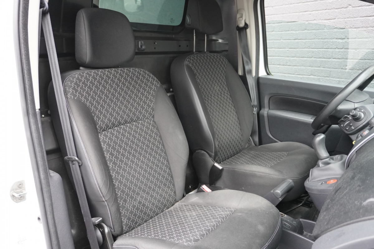 Renault Kangoo 1.5 dCi - Airco - Navi - Cruise - €2.900,- Excl.