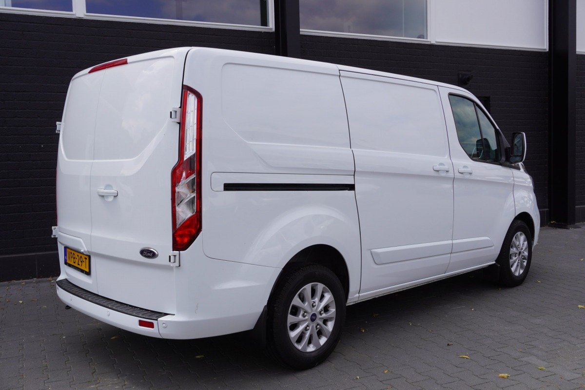 Ford Transit Custom 2.0 TDCI 130PK Automaat EURO 6 - Airco - Navi - Cruise - Camera - € 19.950,- Excl. Ford Transit Custom 2.0 TDCI 130PK Automaat EURO 6 - Airco - Navi - Cruise - Camera - € 19.950,- Excl.