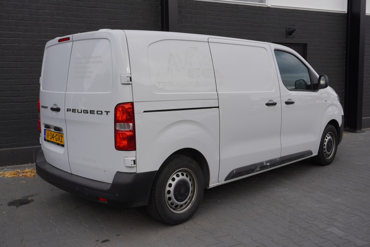 Peugeot Expert 1.5 BlueHDi 120PK L2 EURO 6 - Airco - PDC - Cruise - € 21.950,- Excl. Peugeot Expert 1.5 BlueHDi 120PK L2 EURO 6 - Airco - PDC - Cruise - € 21.950,- Excl.
