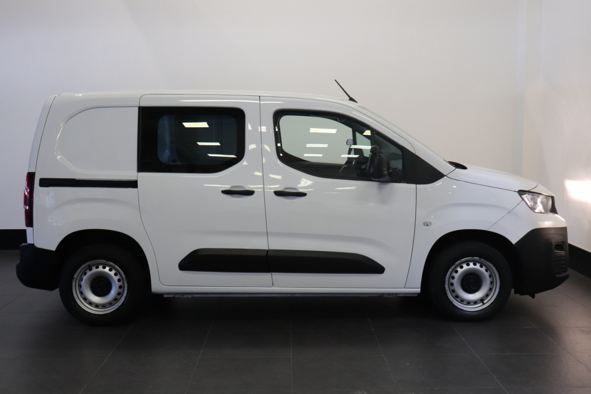 Peugeot Partner 1.6 BlueHDI EURO 6 - Airco - Cruise - PDC - €7.499,- Excl. BTW Peugeot Partner 1.6 BlueHDI EURO 6 - Airco - Cruise - PDC - €7.499,- Excl. BTW