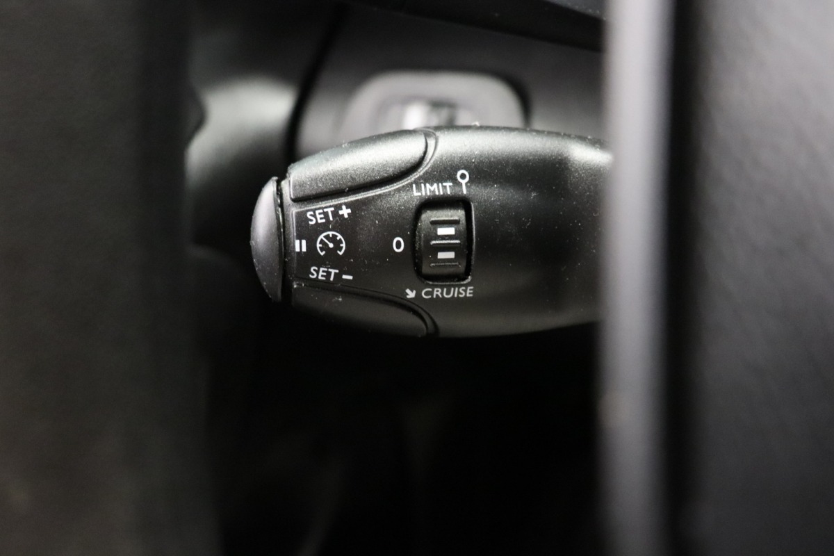 Peugeot Partner 1.6 BlueHDI EURO 6 - Airco - Cruise - PDC - €7.499,- Excl. BTW Peugeot Partner 1.6 BlueHDI EURO 6 - Airco - Cruise - PDC - €7.499,- Excl. BTW