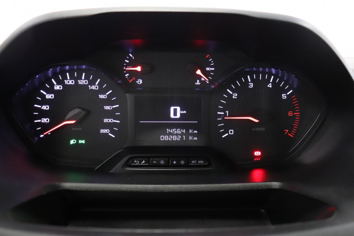 Peugeot Partner 1.6 BlueHDI EURO 6 - Airco - Cruise - PDC - €7.499,- Excl. BTW Peugeot Partner 1.6 BlueHDI EURO 6 - Airco - Cruise - PDC - €7.499,- Excl. BTW