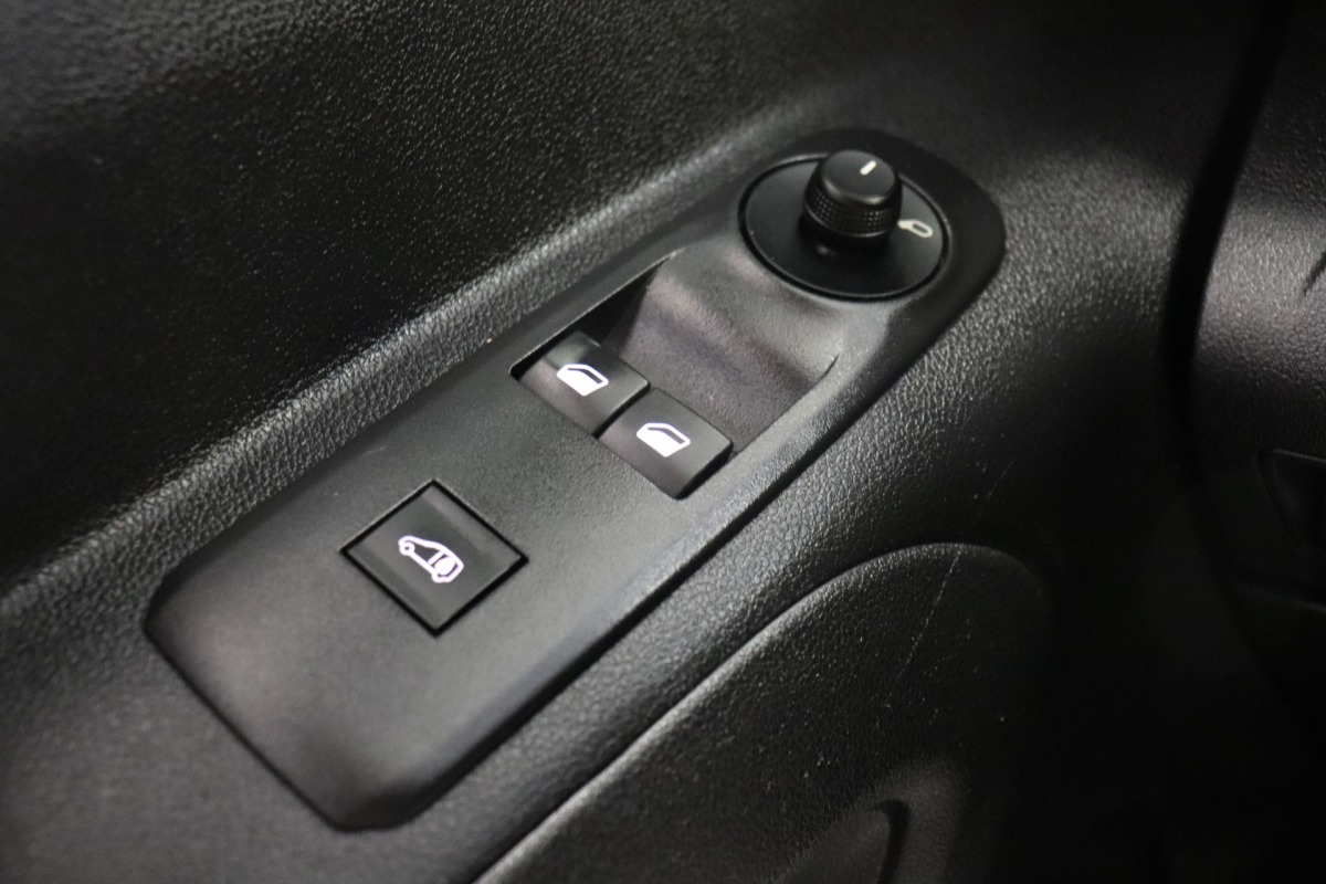 Peugeot Partner 1.6 BlueHDI EURO 6 - Airco - Cruise - PDC - €7.499,- Excl. BTW Peugeot Partner 1.6 BlueHDI EURO 6 - Airco - Cruise - PDC - €7.499,- Excl. BTW