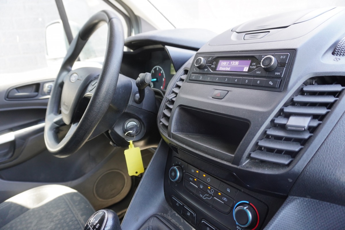 Ford Transit Connect 1.5 EcoBlue EURO 6 - Airco -PDC - Trekhaak - € 10.950,- Excl. Ford Transit Connect 1.5 EcoBlue EURO 6 - Airco -PDC - Trekhaak - € 10.950,- Excl.