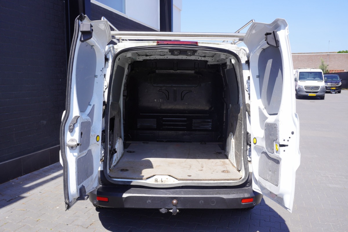 Ford Transit Connect 1.5 EcoBlue EURO 6 - Airco -PDC - Trekhaak - € 10.950,- Excl. Ford Transit Connect 1.5 EcoBlue EURO 6 - Airco -PDC - Trekhaak - € 10.950,- Excl.