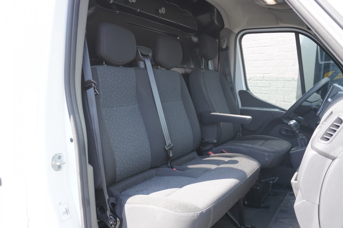 Opel Movano 2.3 Turbo 135PK L2H2 EURO 6 - Airco - Cruise - Camera - €13.950,- Excl. Opel Movano 2.3 Turbo 135PK L2H2 EURO 6 - Airco - Cruise - Camera - €13.950,- Excl.
