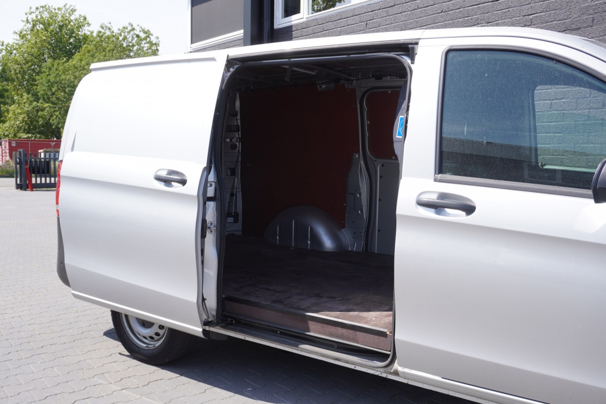 Mercedes-Benz Vito 114 CDI Lang Automaat EURO 6 - A/C Climate - Cruise - Camera - €19.900,- Excl. Mercedes-Benz Vito 114 CDI Lang Automaat EURO 6 - A/C Climate - Cruise - Camera - €19.900,- Excl.