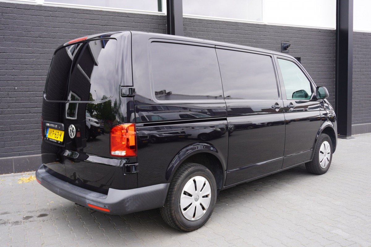 Volkswagen Transporter 2.0 TDI 150PK Automaat EURO 6 - Airco - Navi - Cruise - € 17.900,- Excl. Volkswagen Transporter 2.0 TDI 150PK Automaat EURO 6 - Airco - Navi - Cruise - € 17.900,- Excl.