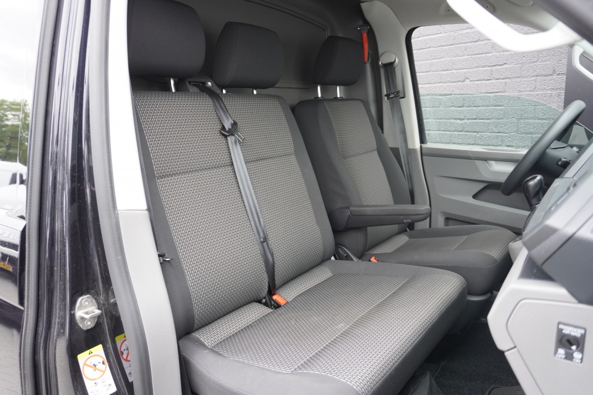 Volkswagen Transporter 2.0 TDI 150PK Automaat EURO 6 - Airco - Navi - Cruise - € 17.900,- Excl. Volkswagen Transporter 2.0 TDI 150PK Automaat EURO 6 - Airco - Navi - Cruise - € 17.900,- Excl.