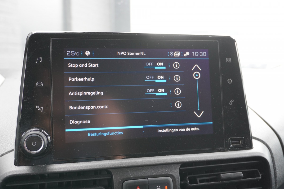 Peugeot Partner 1.2 PT Benzine! EURO 6 - Airco - Navi - Cruise - €12.900,- Excl. Peugeot Partner 1.2 PT Benzine! EURO 6 - Airco - Navi - Cruise - €12.900,- Excl.