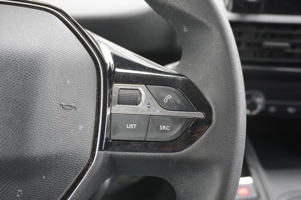 Peugeot Partner 1.2 PT Benzine! EURO 6 - Airco - Navi - Cruise - €12.900,- Excl. Peugeot Partner 1.2 PT Benzine! EURO 6 - Airco - Navi - Cruise - €12.900,- Excl.