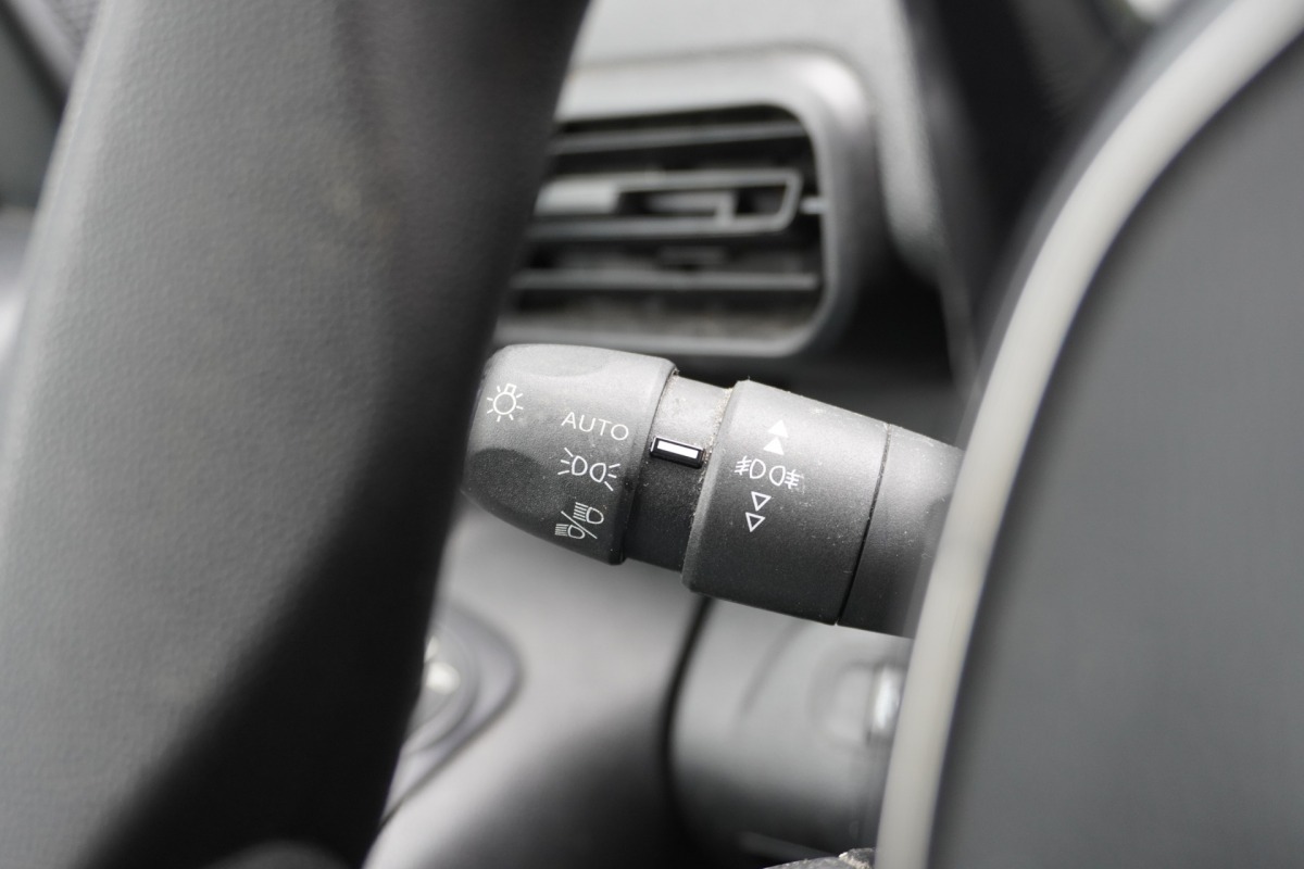 Peugeot Partner 1.2 PT Benzine! EURO 6 - Airco - Navi - Cruise - €12.900,- Excl. Peugeot Partner 1.2 PT Benzine! EURO 6 - Airco - Navi - Cruise - €12.900,- Excl.