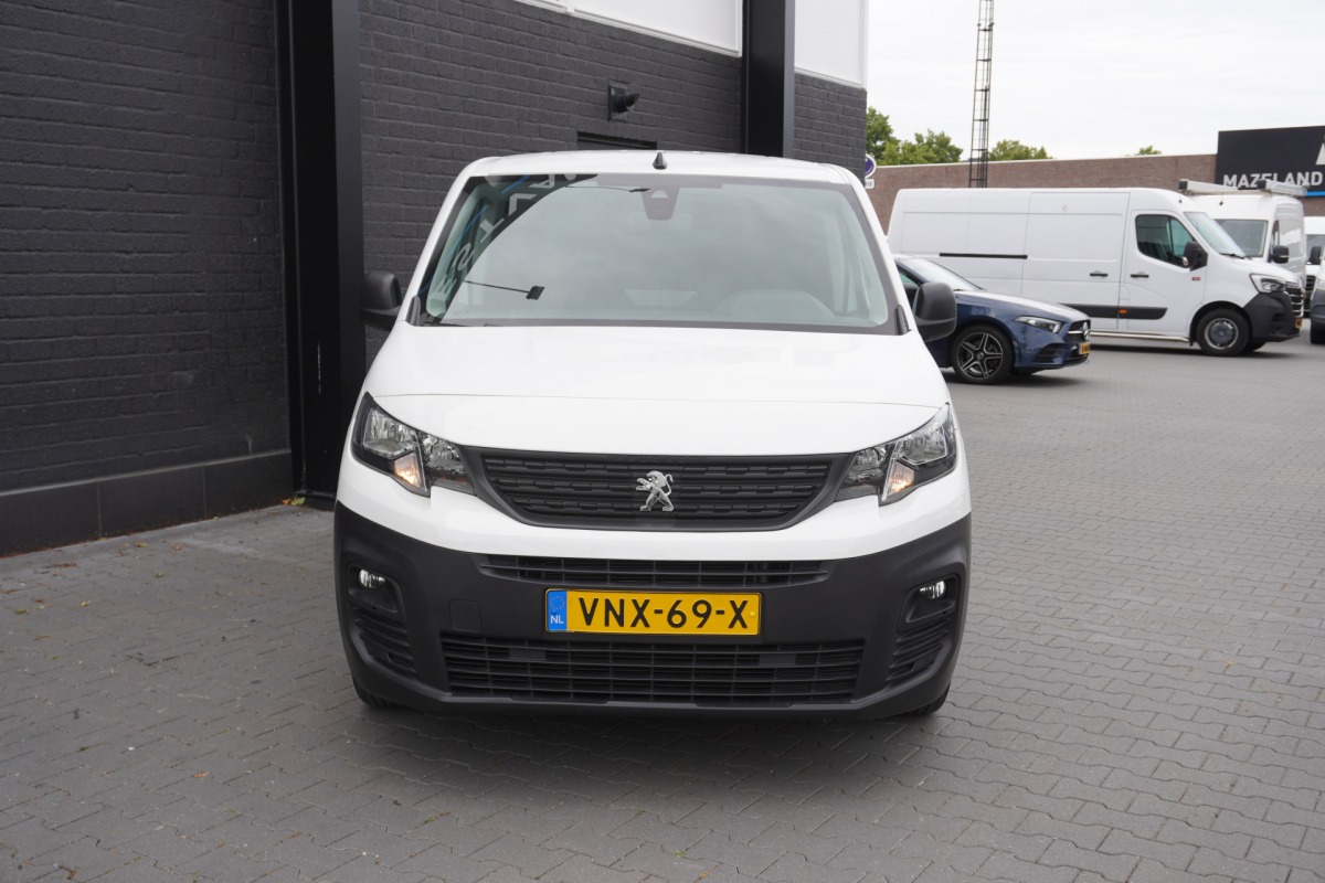 Peugeot Partner 1.2 PT Benzine! EURO 6 - Airco - Navi - Cruise - €12.900,- Excl. Peugeot Partner 1.2 PT Benzine! EURO 6 - Airco - Navi - Cruise - €12.900,- Excl.