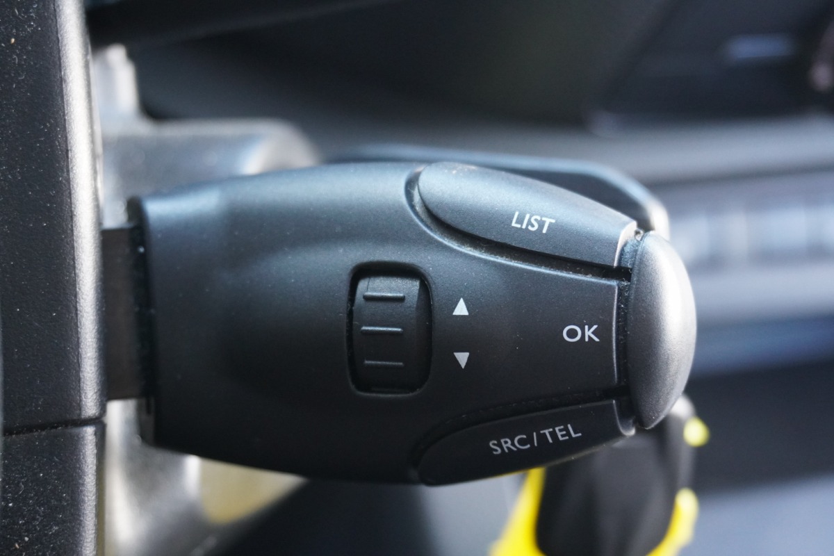 Opel Vivaro 2.0 CDTI 122PK L3 - EURO 6 - Airco - Cruise - PDC - €14.900,- Excl. Opel Vivaro 2.0 CDTI 122PK L3 - EURO 6 - Airco - Cruise - PDC - €14.900,- Excl.