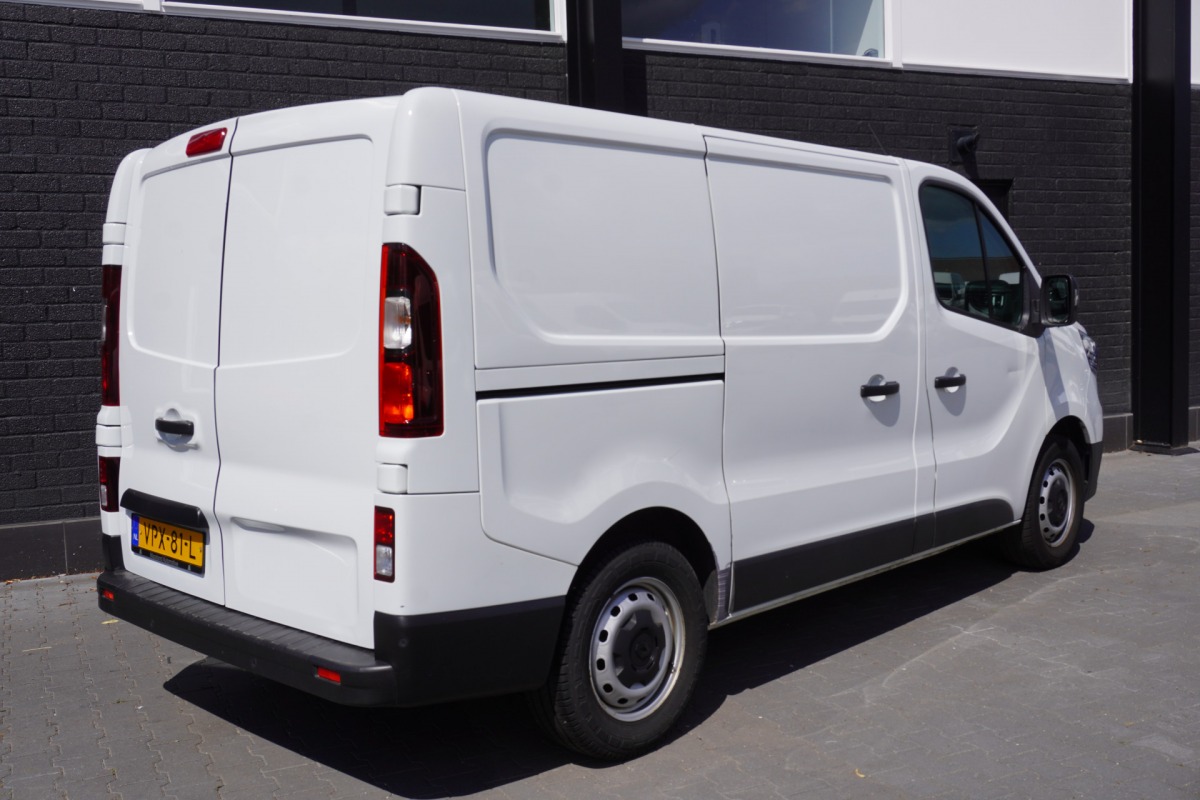 Renault Trafic 2.0 dCi 150PK - EURO 6 - Airco - Navi - Cruise - €16.900,- Excl. Renault Trafic 2.0 dCi 150PK - EURO 6 - Airco - Navi - Cruise - €16.900,- Excl.