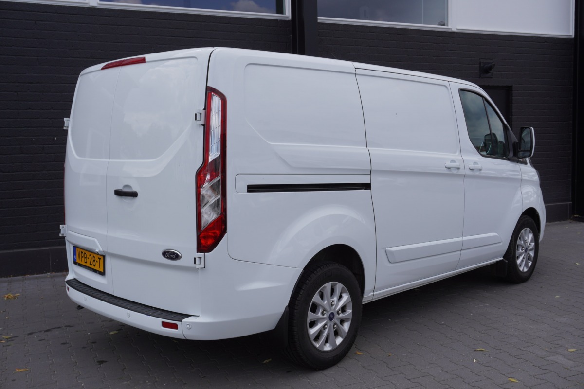 Ford Transit Custom 2.0 TDCI 130PK Automaat EURO 6 - Airco - Navi - Cruise - € 19.950,- Excl. Ford Transit Custom 2.0 TDCI 130PK Automaat EURO 6 - Airco - Navi - Cruise - € 19.950,- Excl.