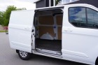 Ford Transit Custom 2.0 TDCI 130PK Automaat EURO 6 - Airco - Navi - Cruise - € 19.950,- Excl. Ford Transit Custom 2.0 TDCI 130PK Automaat EURO 6 - Airco - Navi - Cruise - € 19.950,- Excl.