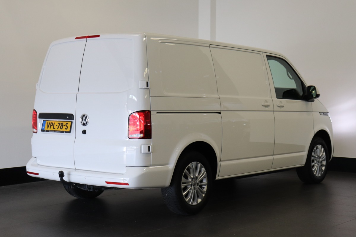 Volkswagen Transporter 2.0 TDI BULLI - EURO 6 - Airco - Navi - Cruise - €18.950,- Excl. Volkswagen Transporter 2.0 TDI BULLI - EURO 6 - Airco - Navi - Cruise - €18.950,- Excl.