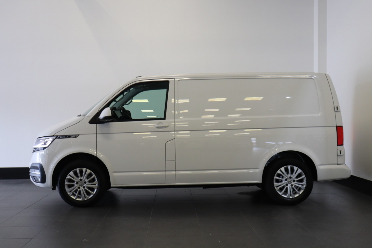 Volkswagen Transporter 2.0 TDI BULLI - EURO 6 - Airco - Navi - Cruise - €18.950,- Excl. Volkswagen Transporter 2.0 TDI BULLI - EURO 6 - Airco - Navi - Cruise - €18.950,- Excl.