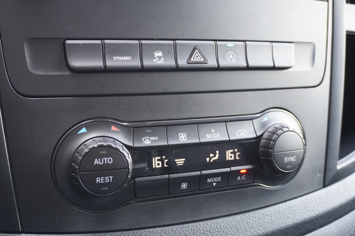 Mercedes-Benz Vito 114 CDI Lang Automaat EURO 6 - Airco - Cruise - Camera - € 19.900,- Excl. Mercedes-Benz Vito 114 CDI Lang Automaat EURO 6 - Airco - Cruise - Camera - € 19.900,- Excl.