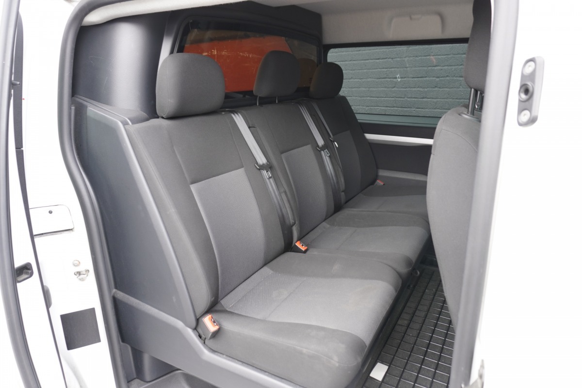 Peugeot Expert 2.0 BlueHDI 120PK Dubbel cabine EURO 6 - Airco -Navi - Cruise - €14.950,- Excl. Peugeot Expert 2.0 BlueHDI 120PK Dubbel cabine EURO 6 - Airco -Navi - Cruise - €14.950,- Excl.