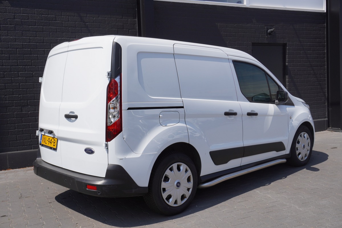 Ford Transit Connect 1.5 EcoBlue EURO 6 - Airco - Cruise - PDC - €10.950,- Excl. Ford Transit Connect 1.5 EcoBlue EURO 6 - Airco - Cruise - PDC - €10.950,- Excl.