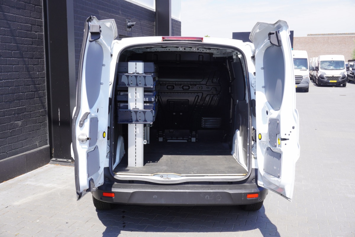 Ford Transit Connect 1.5 EcoBlue EURO 6 - Airco - Cruise - PDC - €10.950,- Excl. Ford Transit Connect 1.5 EcoBlue EURO 6 - Airco - Cruise - PDC - €10.950,- Excl.