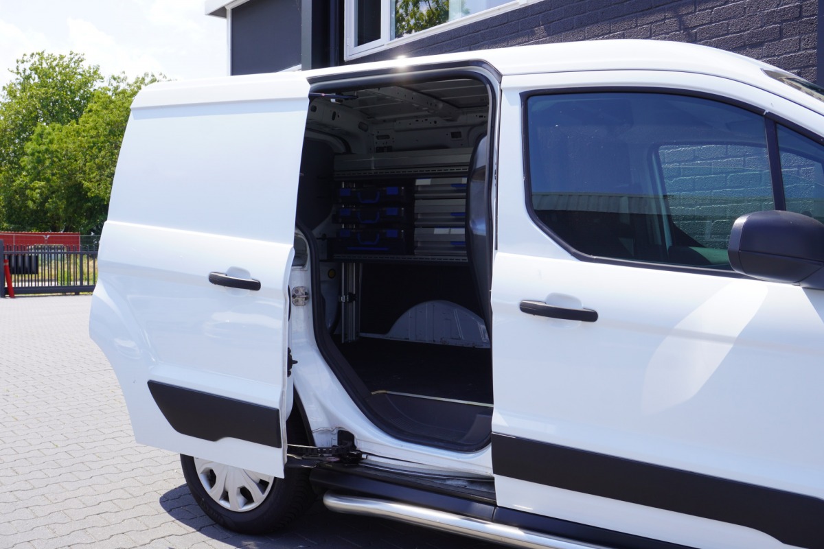 Ford Transit Connect 1.5 EcoBlue EURO 6 - Airco - Cruise - PDC - €10.950,- Excl. Ford Transit Connect 1.5 EcoBlue EURO 6 - Airco - Cruise - PDC - €10.950,- Excl.