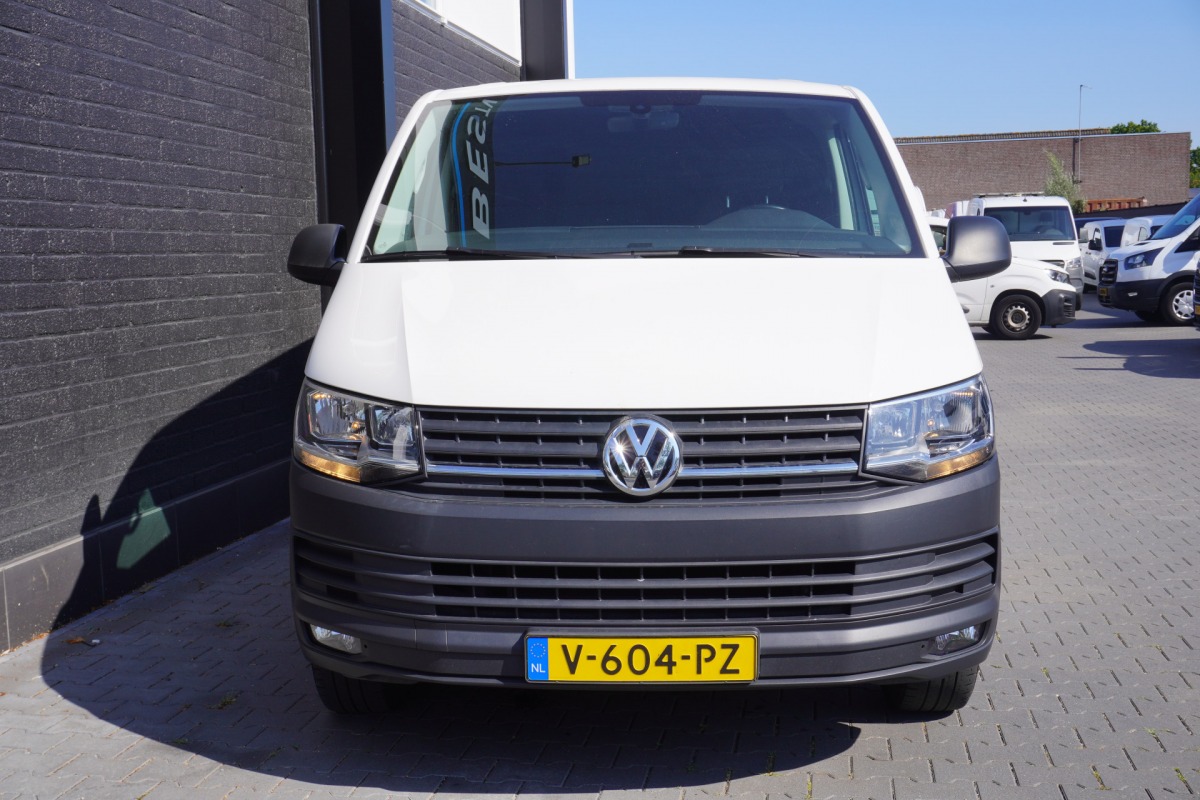 Volkswagen Transporter 2.0 TDI - EURO 6 - Airco - Navi - Cruise - €10.900,- Excl. Volkswagen Transporter 2.0 TDI - EURO 6 - Airco - Navi - Cruise - €10.900,- Excl.