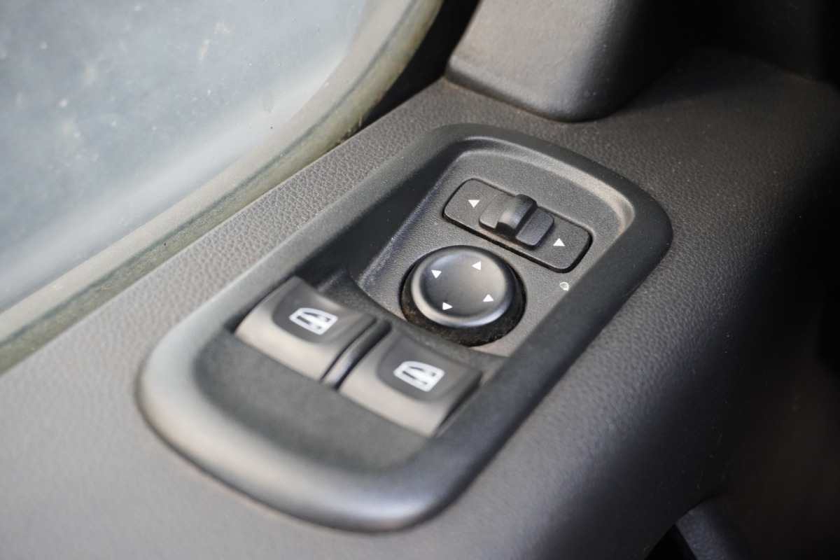 Renault Master 2.3 dCi 150PK L2H2 - EURO 6 - Airco - Trekhaak - €14.900,- Excl. Renault Master 2.3 dCi 150PK L2H2 - EURO 6 - Airco - Trekhaak - €14.900,- Excl.