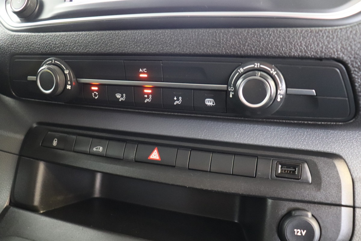 Peugeot Expert 1.5 BlueHDI 100PK L2 EURO 6 - Airco - Navi - Cruise - €11.900,- Excl.