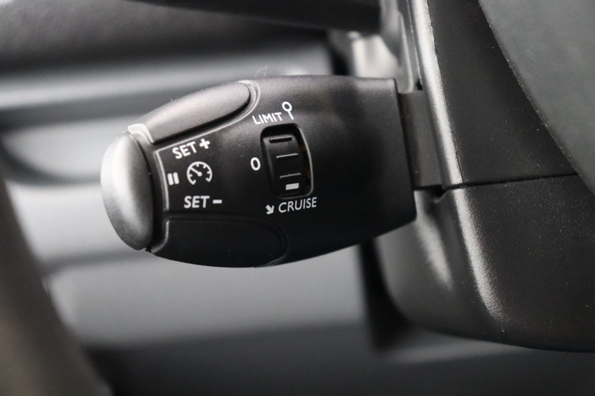 Peugeot Expert 1.5 BlueHDI 100PK L2 EURO 6 - Airco - Navi - Cruise - €11.900,- Excl.