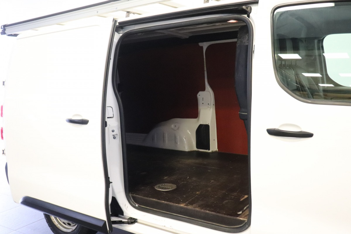 Peugeot Expert 2.0 BlueHDI 122PK L3 EURO 6 - Airco - Navi - Cruise - €9.950,- Excl.